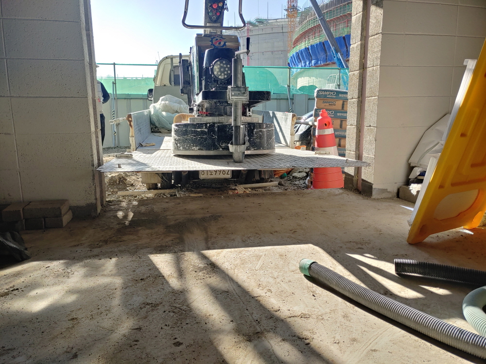 삼척과 / 원덕읍 관련 작업으로 고급스러운 마감이 돋보입니다. (삼척과, 특히) · 디테일한 마감 처리로 완성도 높은 결과물을 확인할 수 있습니다.